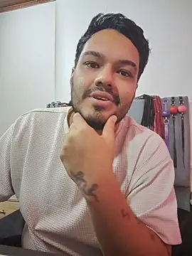 Show modela Alejandro_bdsm na web-kameri