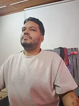 Alejandro_bdsm ওয়েবক্যাম শো