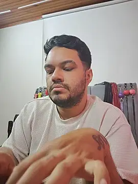 Show modela Alejandro_bdsm na web-kameri