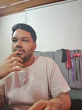 Show modela Alejandro_bdsm na web-kameri