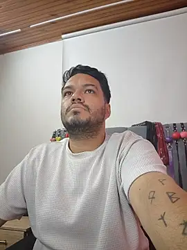عرض كام Alejandro_bdsm
