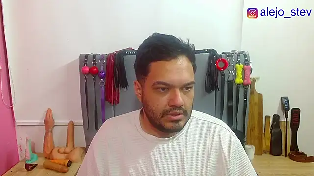 Pokazy przed kamerką – Alejandro_bdsm