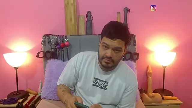 Alejandro_bdsm Show in webcam