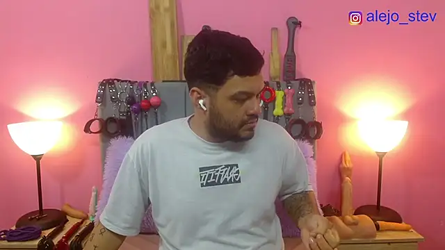 הופעת וובקאם של Alejandro_bdsm