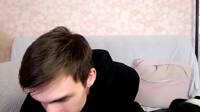 Pokazy przed kamerką – DeanWilde