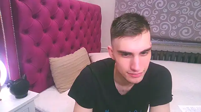 DeanWilde: вебкам-шоу