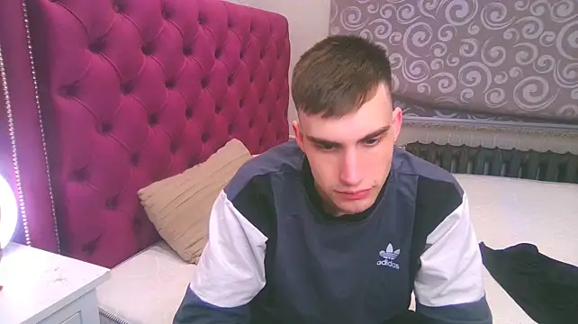 DeanWilde ওয়েবক্যাম শো