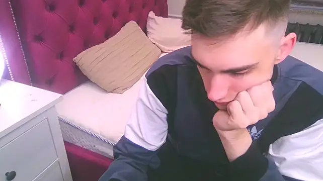 DeanWilde Webcam Show
