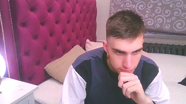 DeanWilde Webcam Show