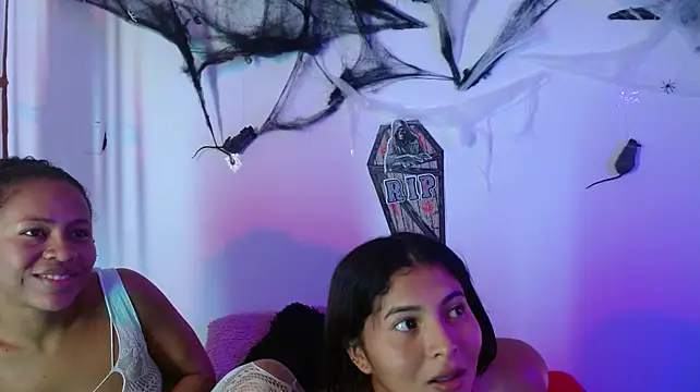 Nahomifoxt Webcam Show