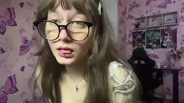 MarciaKenoyer's Live XXX Chat