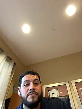 LatinoBeard01 – webcam-show