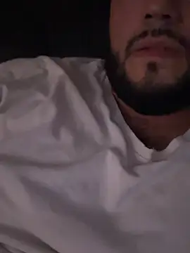 LatinoBeard01 webkamerás műsora