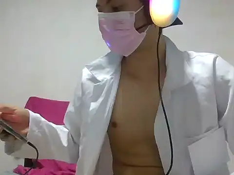 Show modela xxDevinx na web-kameri