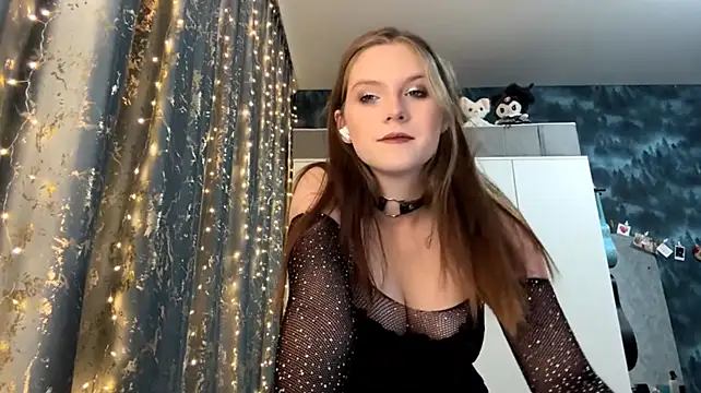 Pertunjukan Kamera Web Angelika_Reinik