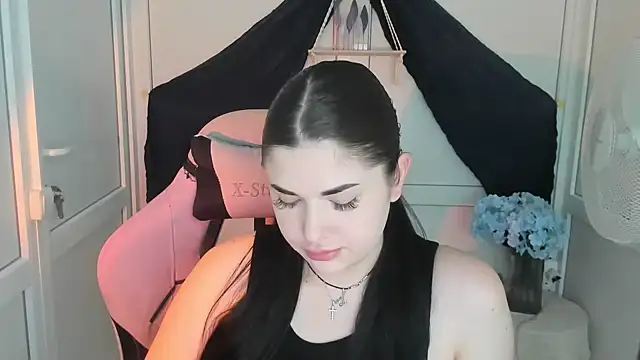 Chatroom XXX en direct de TinsleyPeach