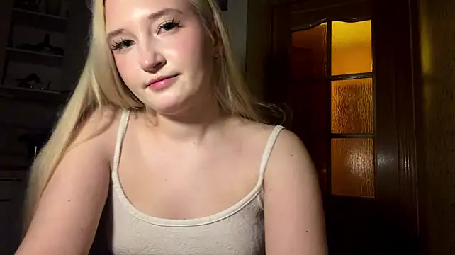 KinyKim Webcamshow