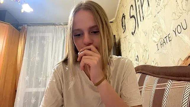Chat XXX en directo de DollieMuhn