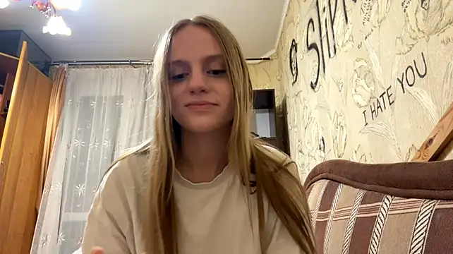 Chat +18 de DollieMuhn ao vivo