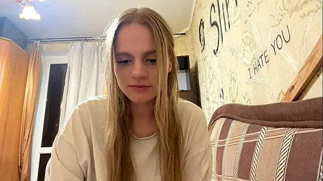 DollieMuhn Chat XXX live