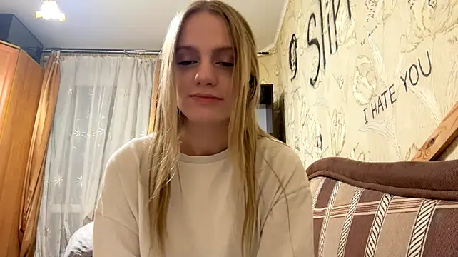 Chat +18 de DollieMuhn ao vivo