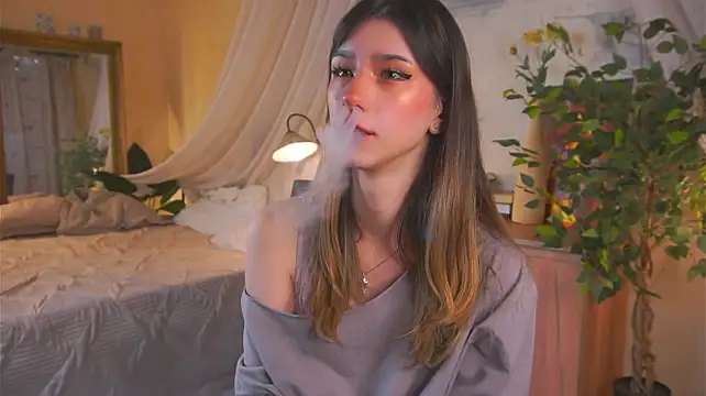 LindaNocket Show in webcam
