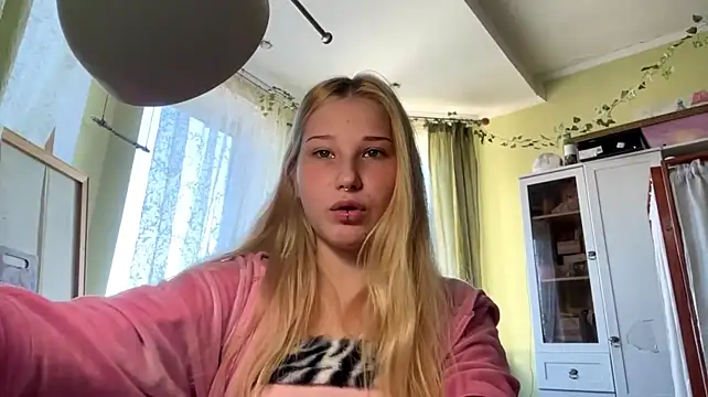 KayleighIacovone's Live XXX Chat