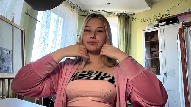KayleighIacovone: онлайн-секс-чат