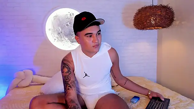 Show modela LuccaMoretti1 na web-kameri