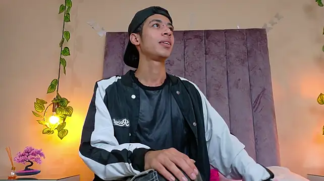 Ixxus_Raven Webcamshow