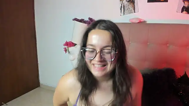 Chat XXX en directo de Lilith_cute_