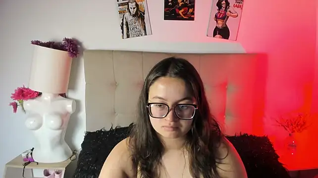 Lilith_cute_'s Webcam Show