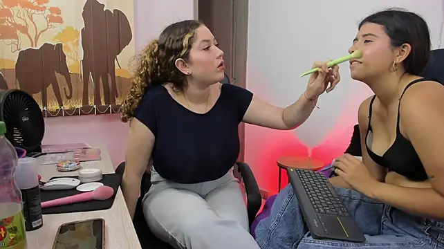 Miarosse_and_Emily Webcam-Show