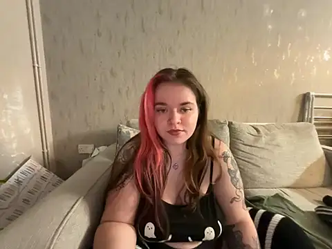 FlirtyFaeUK 网络视讯表演
