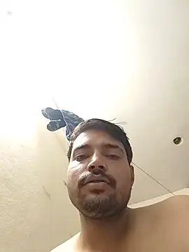 הופעת וובקאם של Rishidesiboy