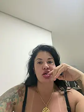 Chat +18 de priscilamt ao vivo