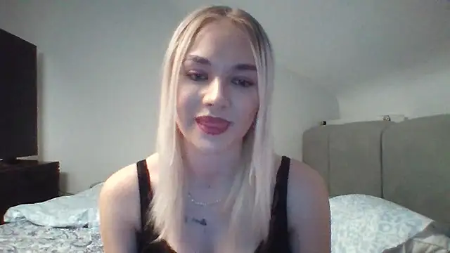 RoseSexyBlonde Show in webcam