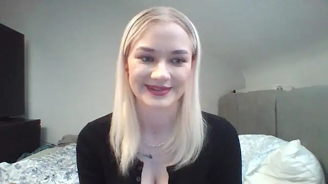 RoseSexyBlonde webcam show