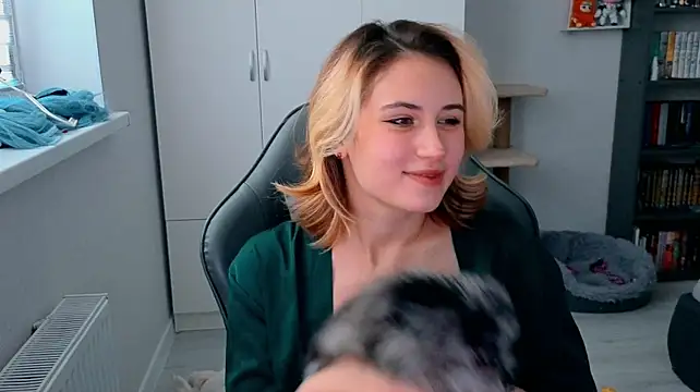 Kate_Moon Show in webcam