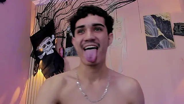 alejo_hadders' Webcam Show