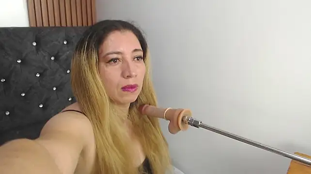 angela_mature23's Webcam Show