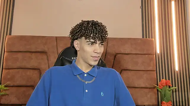 הופעת וובקאם של MonyelBrentt