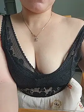 Lunna_sexyy 在線直播表演