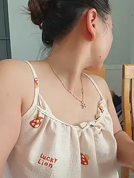 Lunna_sexyy 现场XXX聊天