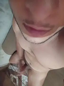 Show de Tonny7i na webcam