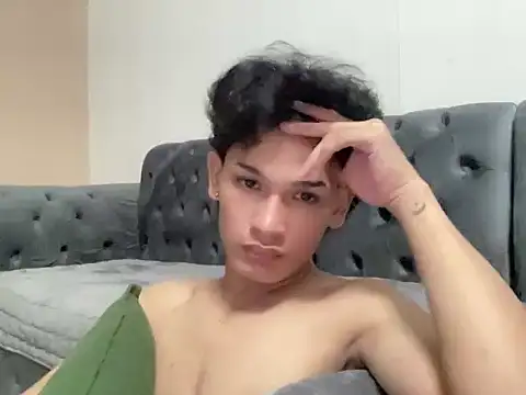 Imjustasluttyintownx Show Webcam