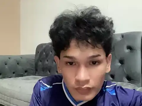 Imjustasluttyintownx 网络视讯表演