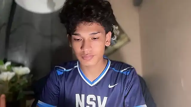 הופעת וובקאם של Imjustasluttyintownx
