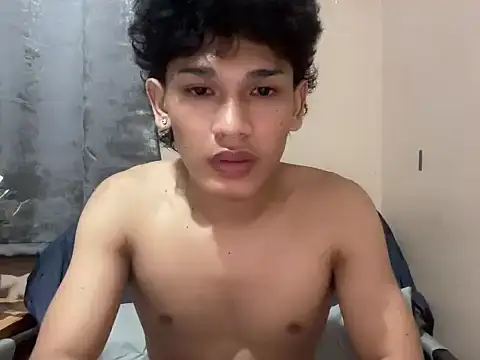 Imjustasluttyintownx Show Webcam