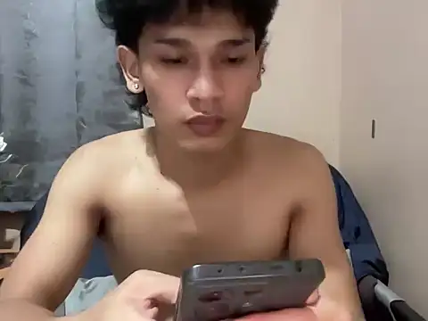 Imjustasluttyintownx Webcamshow